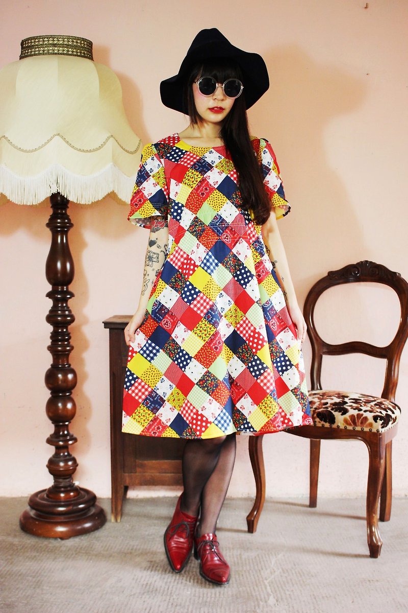 F1094 (Vintage) red, white and yellow-blue checkered cloth flowers Floral Patchwork sense vintage short sleeve dress (wedding / picnic / party) - One Piece Dresses - Other Materials Red