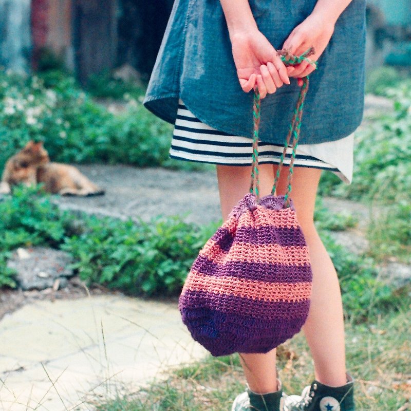 Grape vine small bag / can also be worn on the shoulder / two-color hemp rope weave / - กระเป๋าถือ - ผ้าฝ้าย/ผ้าลินิน สีม่วง