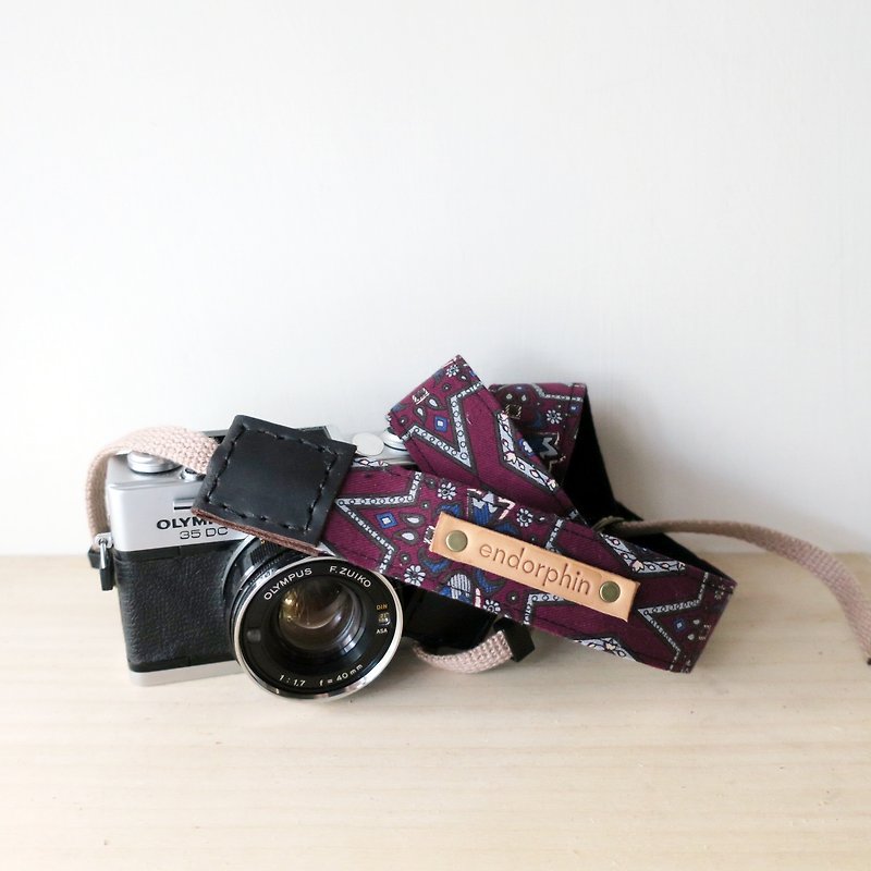 【endorphin】手工相機背帶 牛皮+棉織帶+金屬扣環〔TRAVELER旅行系列-梵蒂岡〕 - 證件套/識別證套 - 真皮 紫色