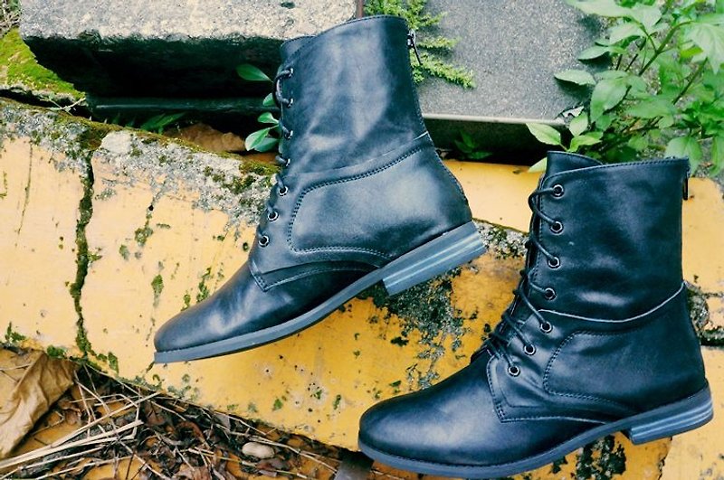 # 879 # I'm not the kind you want to double 层 绑 double-tie military boots black - รองเท้าลำลองผู้หญิง - หนังแท้ สีดำ