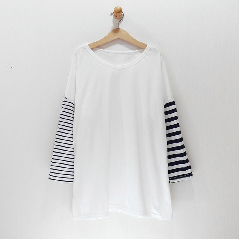 [] CrazyBaby asymmetric striped shirt / 7 points sleeve - เสื้อผู้หญิง - วัสดุอื่นๆ 