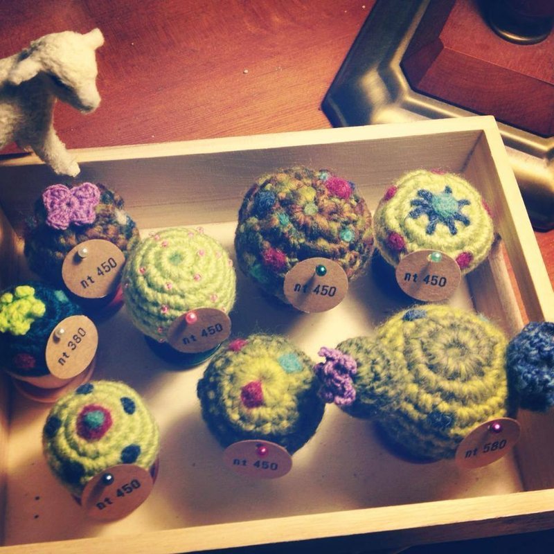 [Endorphin] wool mini potted cactus lucky. Pin plug - อื่นๆ - วัสดุอื่นๆ หลากหลายสี