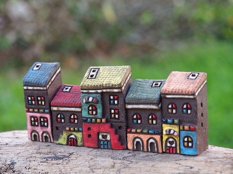 Colorful Village - Hand-painted fairy tale small pottery house - colorful rain cover / 5 pieces of purchase / order orders - เซรามิก - วัสดุอื่นๆ 