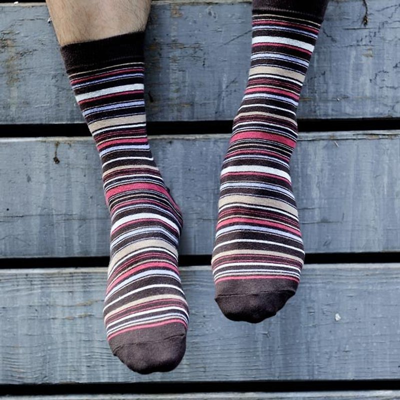 Lin Guoliang Striped Gentleman Socks Chocolate - ถุงเท้าข้อกลาง - ผ้าฝ้าย/ผ้าลินิน สีนำ้ตาล
