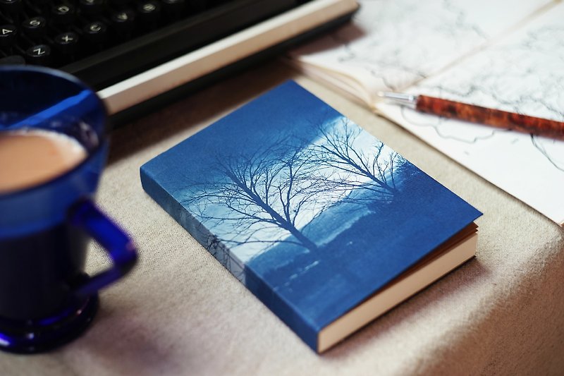 手作りのブルー太陽のノートブック-北王国の残光 - ノート・手帳 - 紙 ブルー