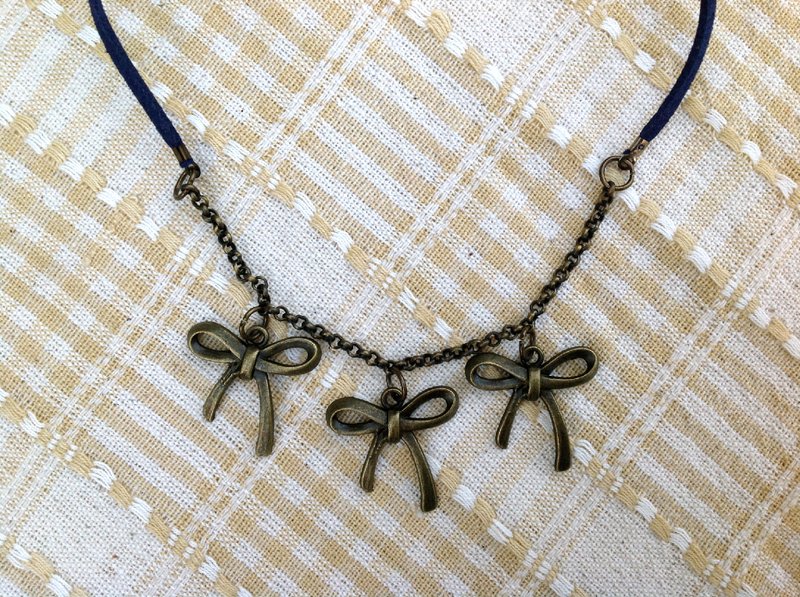 ∞ butterfly necklace triple junction - สร้อยคอ - โลหะ สีทอง