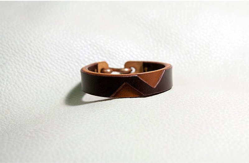 Genuine Leather Bracelet - สร้อยข้อมือ - หนังแท้ สีนำ้ตาล