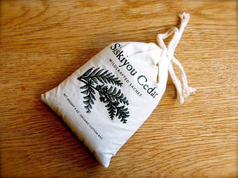 Siskiyou Cedar Cedar Sachet - Fragrances - Plants & Flowers White