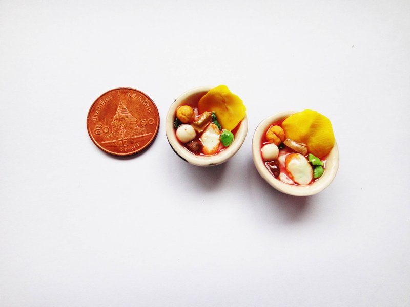 泰式釀豆腐河粉可愛耳環 - 耳環/耳夾/耳骨夾 - 黏土 紅色