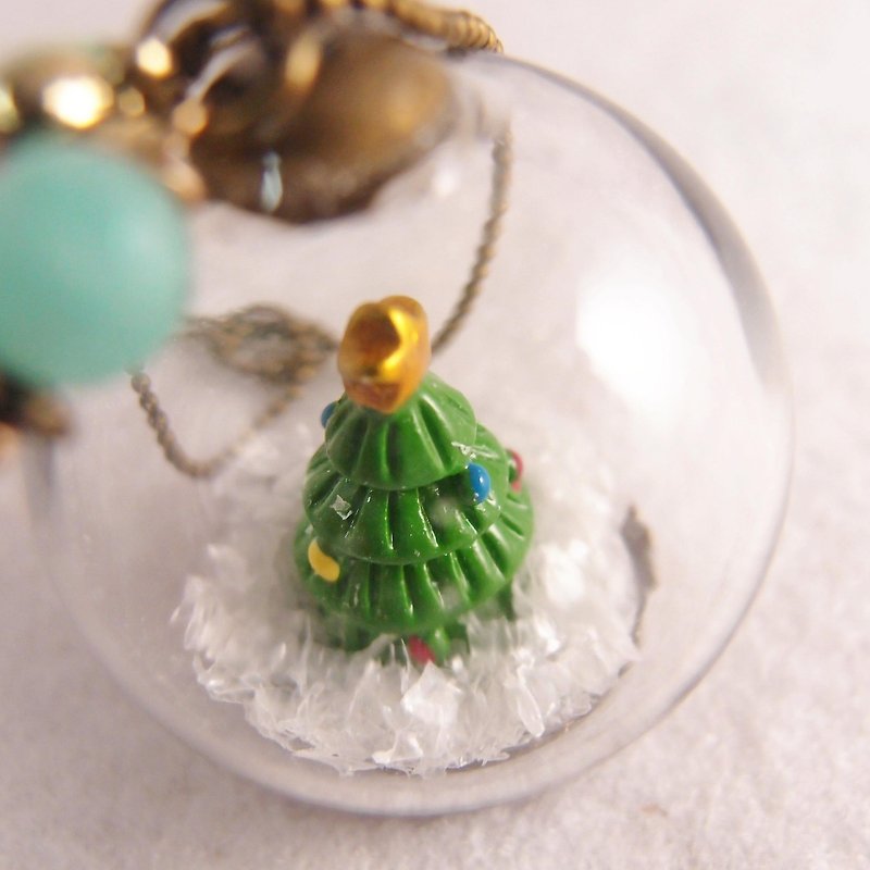 Dream crystal ball. Bronze x Snowflake Christmas Tree x Long Necklace - สร้อยคอยาว - แก้ว สีเขียว