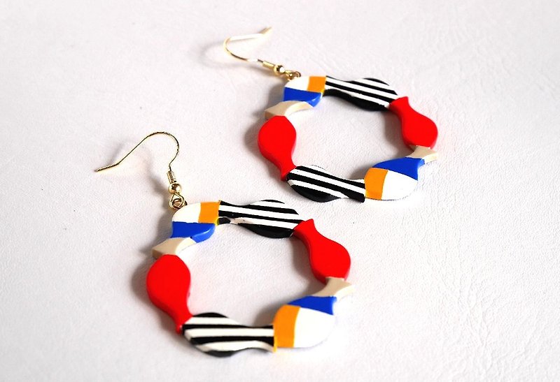 Fish Circle Earrings - Earrings & Clip-ons - Plastic Multicolor
