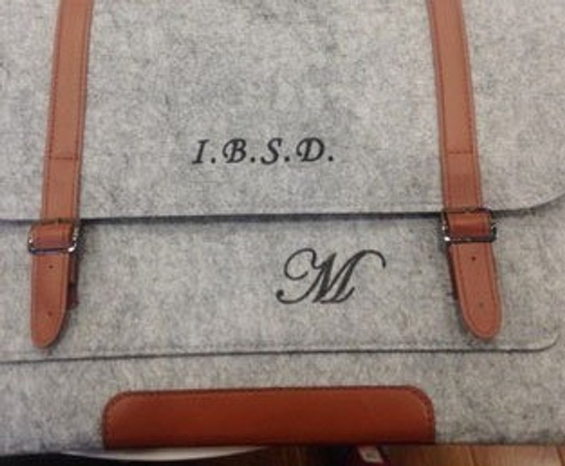 Engraving service Engraving on the notebook bag, please provide the information and fonts related to the engraving - อื่นๆ - วัสดุอื่นๆ 