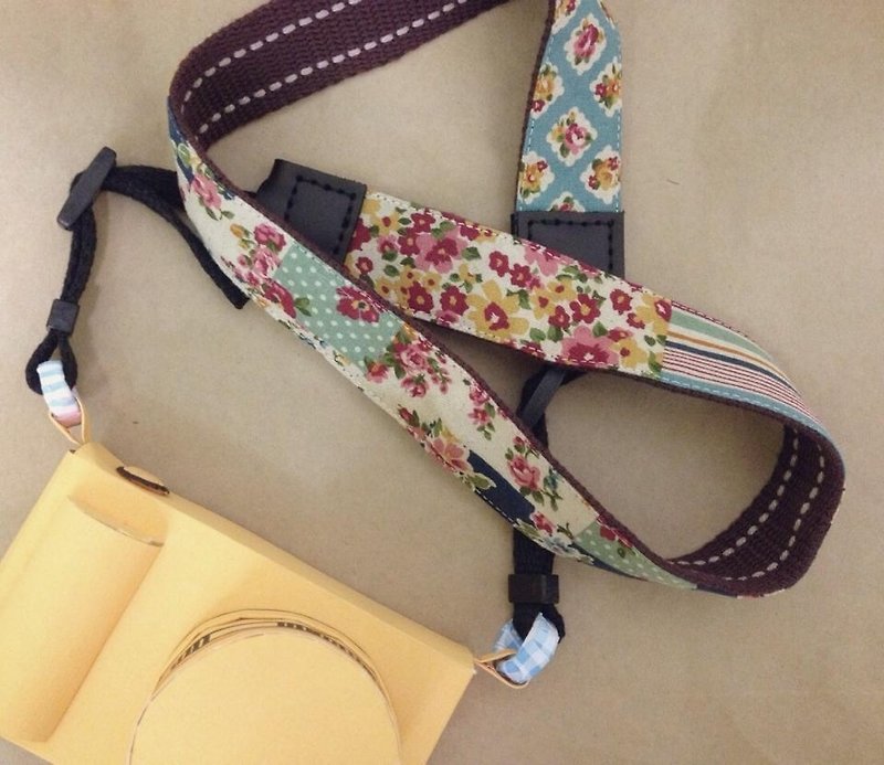 Clare cloth hand made * Great vintage floral elegant camera strap - ID & Badge Holders - Other Materials Multicolor