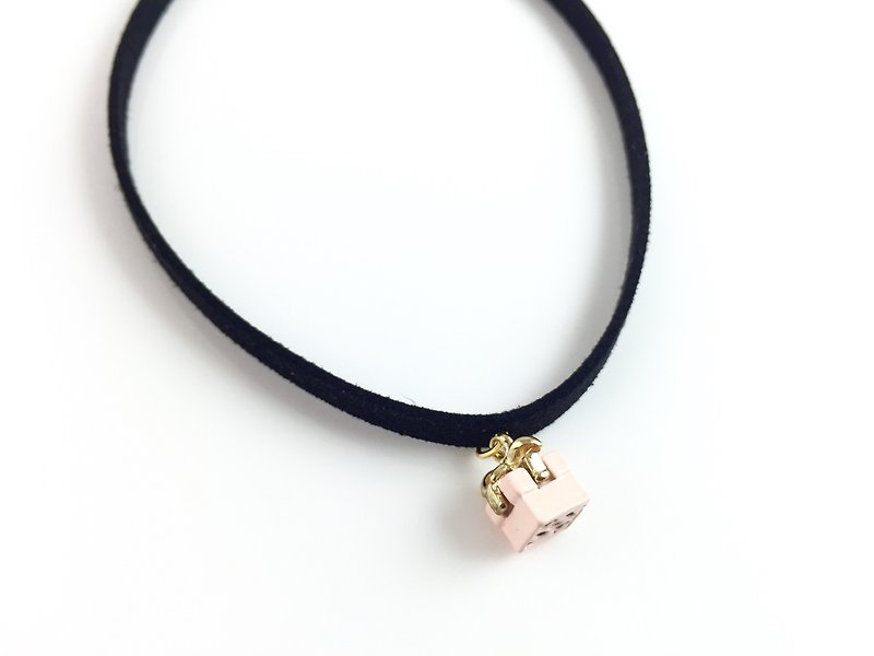 "Pale Pink Gift Necklace" - สร้อยคอ - หนังแท้ สึชมพู