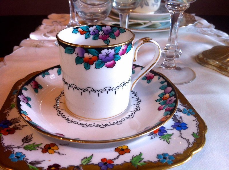 ♥安妮瘋古物♥英國骨瓷 Crown Staffordshire 1910年 Art deco 時期全手繪古董咖啡杯兩件組~ 已售 - 茶壺/茶杯/茶具 - 其他材質 紫色