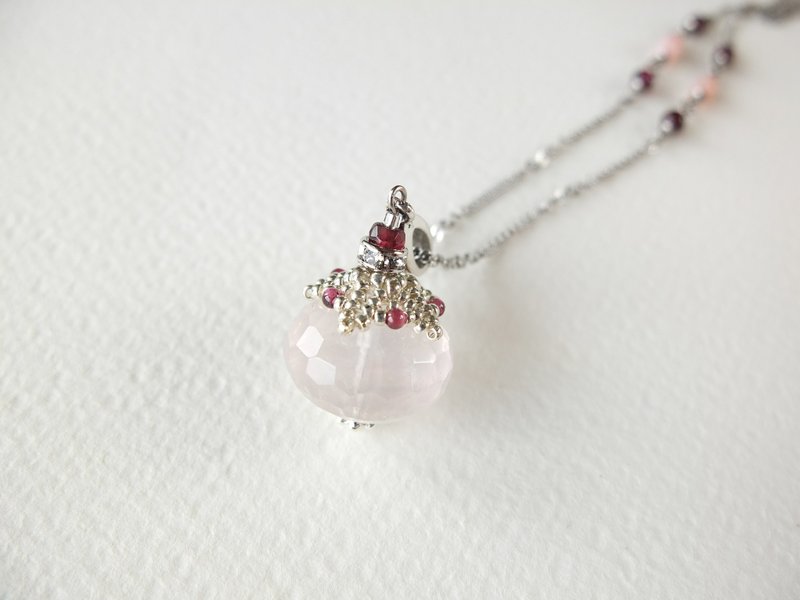 {TomorRong} magnificent adventure || pink crystal necklace - Necklaces - Gemstone Pink