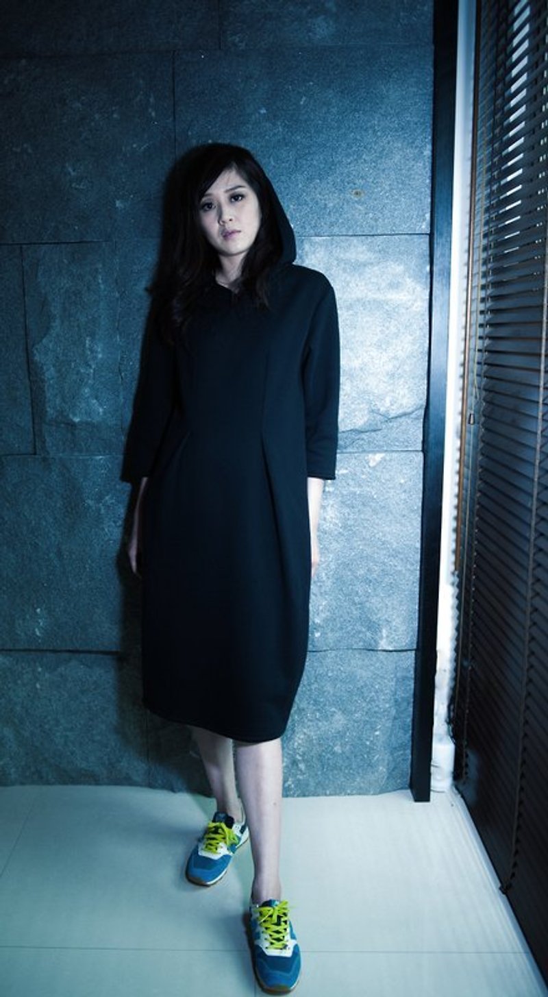Kristen Casual Hoodie pleated Dress - ชุดเดรส - ผ้าฝ้าย/ผ้าลินิน สีดำ
