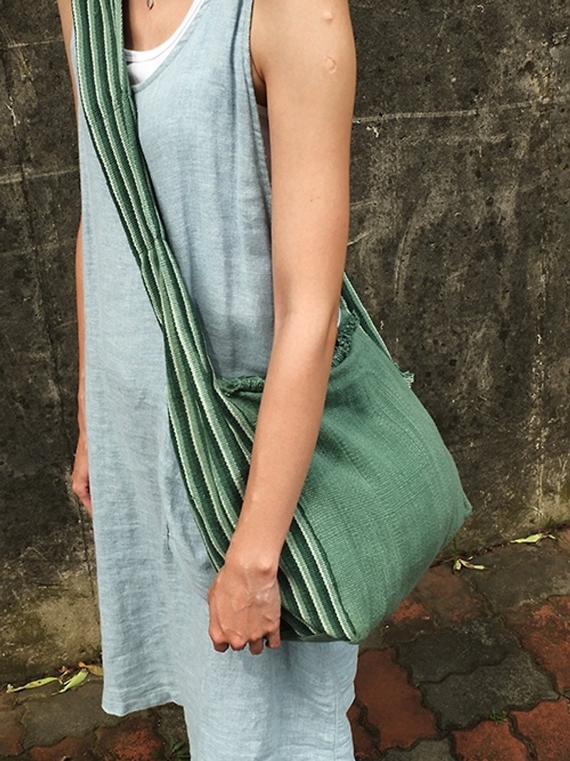 <全台獨家手工編織>尼泊爾RHN嬉皮風側背包／肩背包（綠色） - กระเป๋าแมสเซนเจอร์ - วัสดุอื่นๆ สีเขียว