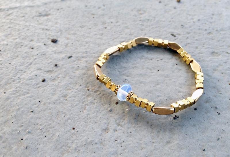 Natural stone/brass bracelet - protein. Quality (accessories/wear/gifts) - สร้อยข้อมือ - เครื่องเพชรพลอย สีทอง