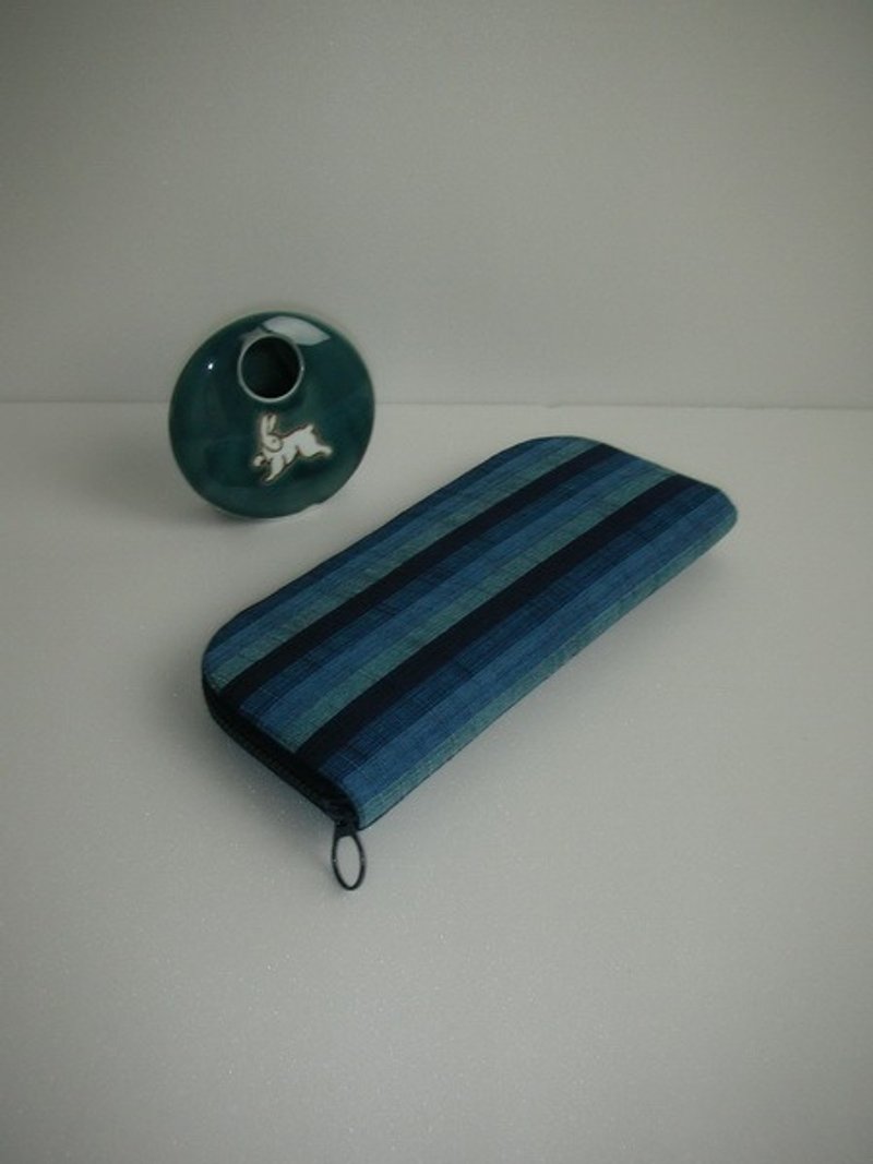 bagme fu Kyoto dyeing silk hemp (Graded blue bar) - long clip / wallet / purse*last one* - Wallets - Other Materials Blue