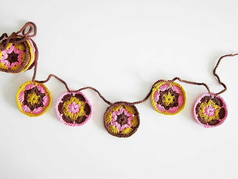 Home decorations crochet bunting african flower pattern - ตกแต่งผนัง - วัสดุอื่นๆ 