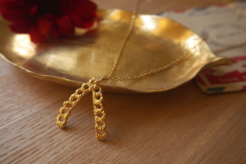 Gold Wishbone  Lace Necklace, Bridesmaids Gifts, Birthday gift - สร้อยคอ - ทองแดงทองเหลือง สีทอง