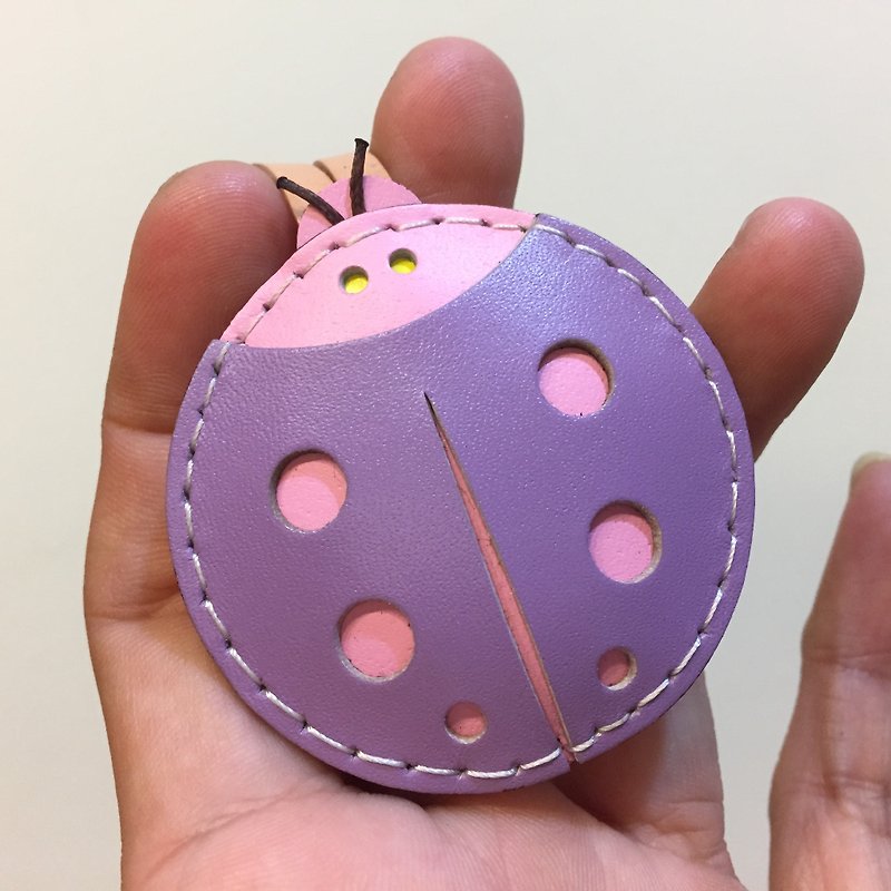 Handmade leather} {Leatherprince Taiwan MIT purple / pink cute ladybug hand sewn leather strap / Penny the Ladybug cowhide leather charm in apple Purple / Baby Pink (Small size / small size) - ที่ห้อยกุญแจ - หนังแท้ สีม่วง