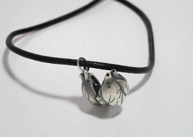 s925 Sterling Silver Necklace-Acacia Heart (Imitation Black + Leather Cord) Heart Lockets - Necklaces - Sterling Silver Silver
