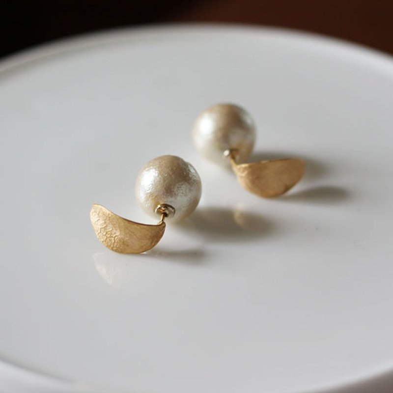 14mm ball leaf and cotton pearl earrings - ต่างหู - เงินแท้ สีทอง