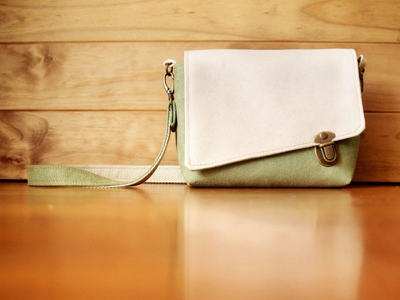 1pinfun ♡ angle oblique shoulder bag white green * - Messenger Bags & Sling Bags - Other Materials Green