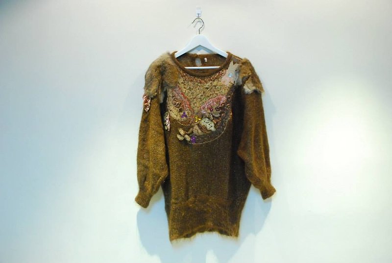 {::: Giraffe giraffe who :::} _ gorgeous vintage sweater installation art - Women's Sweaters - Other Materials Brown