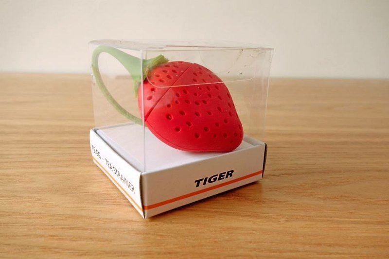 丹麥生活品牌Tiger 一顆草莓泡茶器 - ถ้วย - ซิลิคอน สีแดง