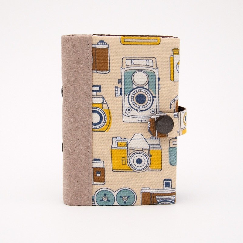【馡作布可】A Book 卡片套/卡片夾-復古相機 - 證件套/卡套 - 棉．麻 咖啡色