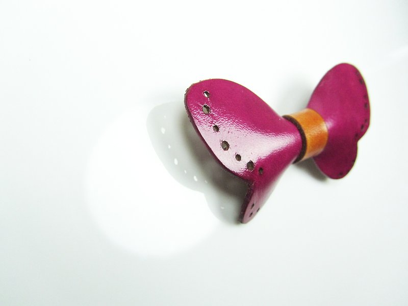 手の形の革蝶ネクタイ クリップ ヘアピン 前髪 - ピーチピンク - ヘアアクセサリー - 革 ピンク