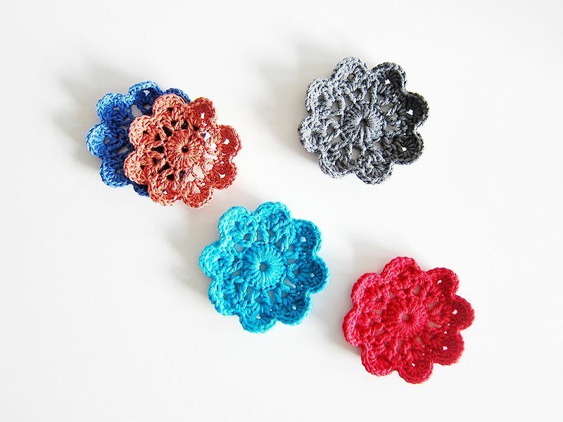 Small flower coaster Stone pad 100% cotton wool hand knitted crochet - ที่รองแก้ว - วัสดุอื่นๆ หลากหลายสี