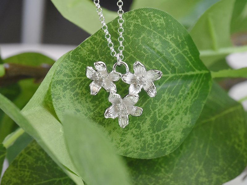 Three Tung flowers(925 sterling silver necklace) - C percent handmade jewelry - สร้อยคอ - เงินแท้ สีเงิน