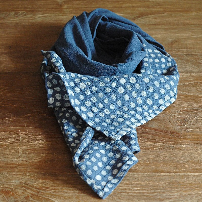 batik蠟染圍巾-點 - 絲巾 - 竹 藍色