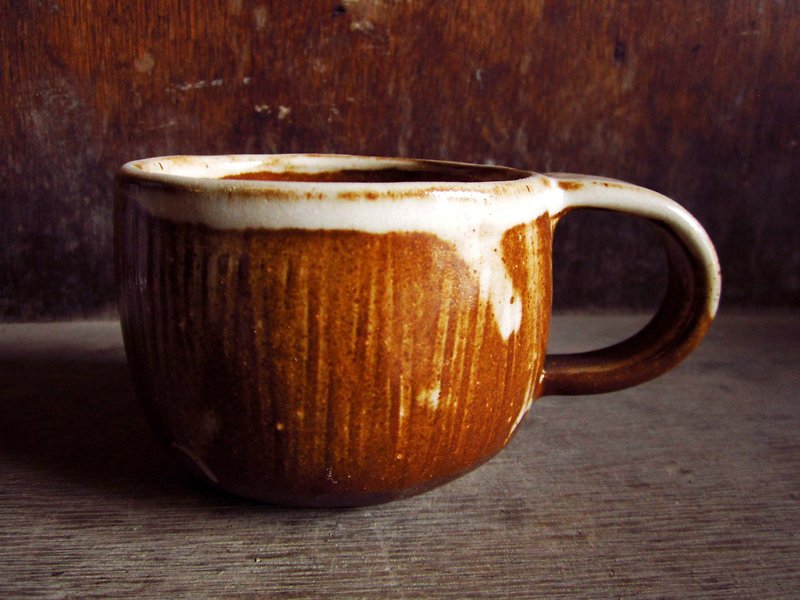 Caramel Milk Series - Hand irregular line engraved mugs - Mugs - Other Materials 