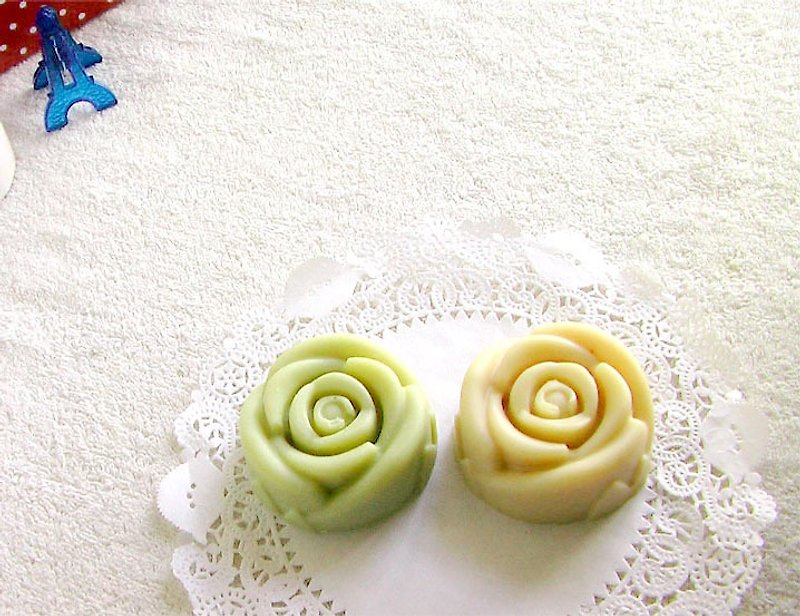 玫瑰造型手工皂~生日禮物 新年禮物 婚禮小物 彌月禮 - Fragrances - Plants & Flowers Multicolor