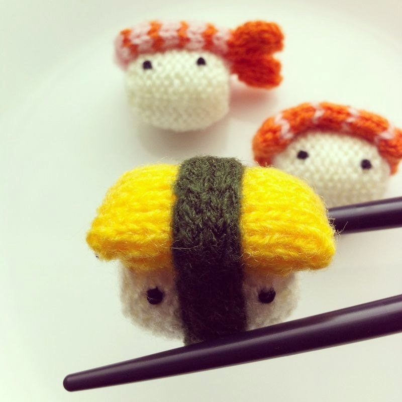 Tamagoyaki sushi ♧ knitting magnet - Magnets - Other Materials Yellow