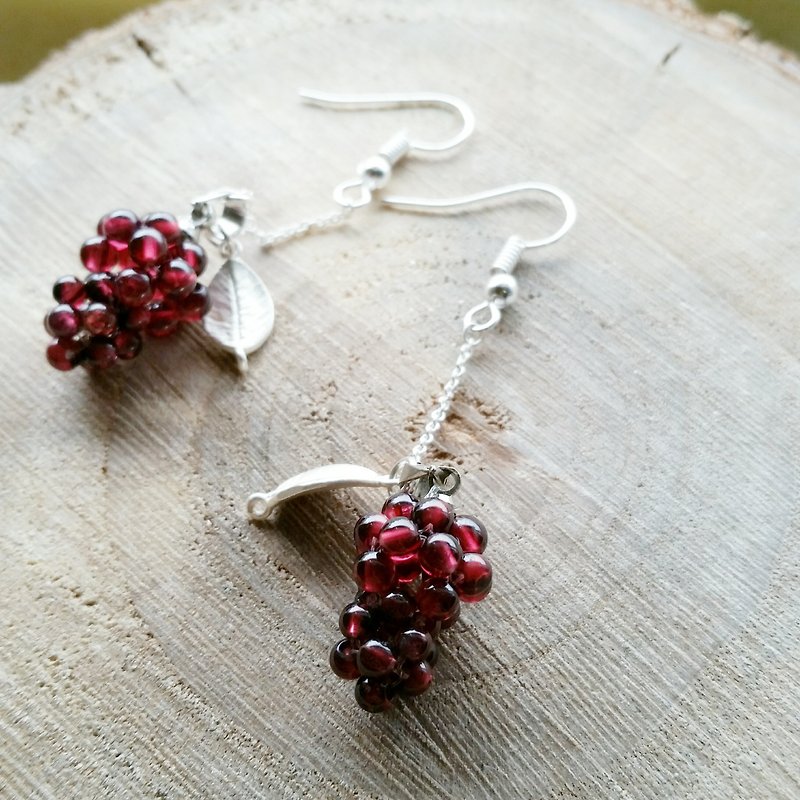 Long earrings Stone grapes - Earrings & Clip-ons - Gemstone Red