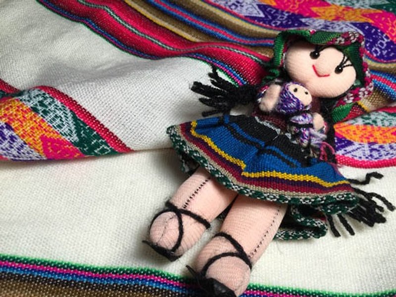 かわいいペルーのアボリジニ人形の立ちポーズ - 人形・フィギュア - その他の素材 多色
