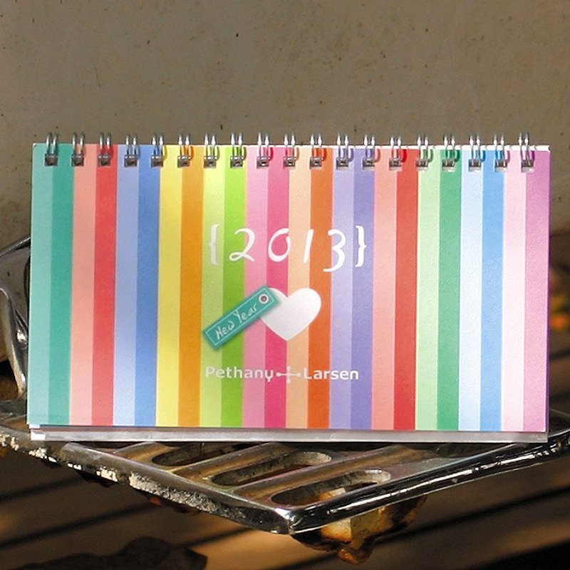 愛色彩 2013環保概念國際月曆/桌曆(台灣+日本) - สมุดบันทึก/สมุดปฏิทิน - กระดาษ หลากหลายสี