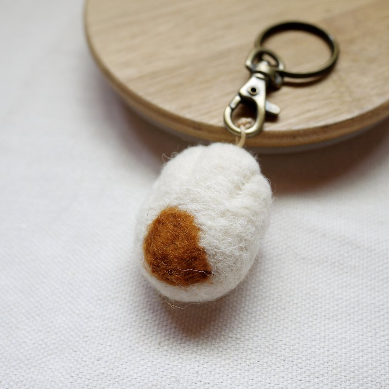 Wool felt cat's palm key ring-caramel dots on white - Keychains - Wool 