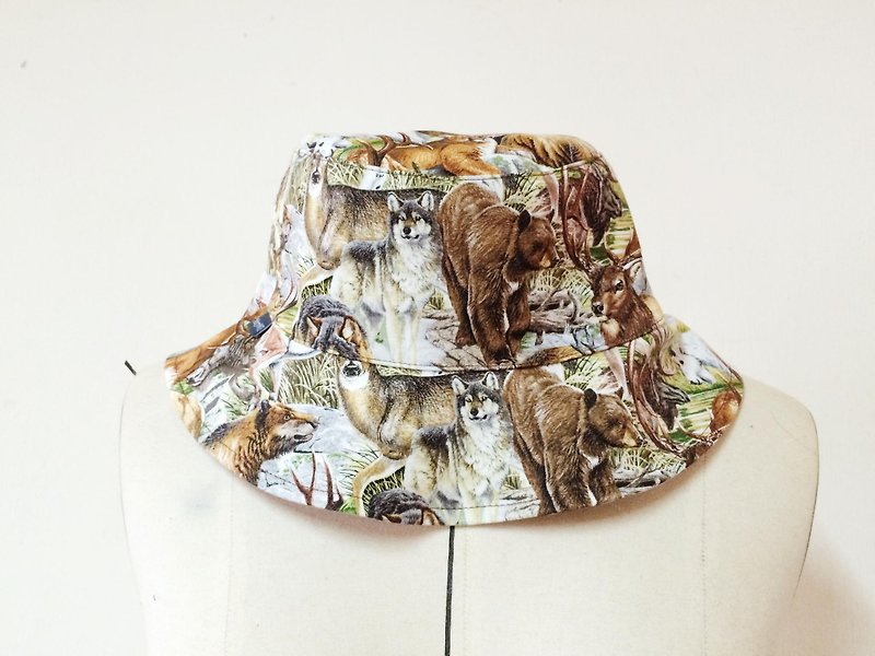 MaryWil wild hat - handsome animals - Hats & Caps - Other Materials Multicolor