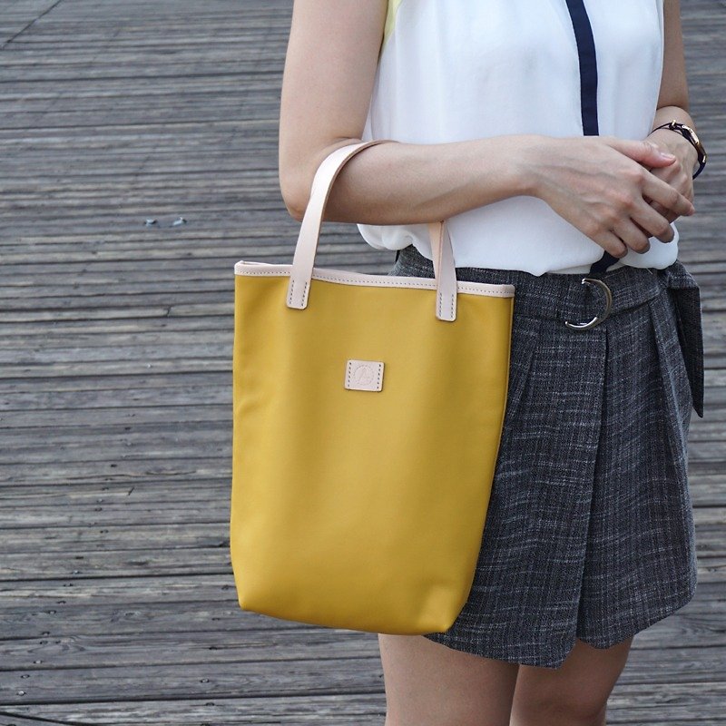 Long leather handbag - Yamabuki color - กระเป๋าถือ - หนังแท้ สีเหลือง