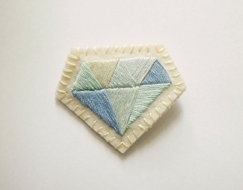 Diamond embroidery non-woven brooch (only this one, do not hit the paragraph) - เข็มกลัด - งานปัก สีน้ำเงิน