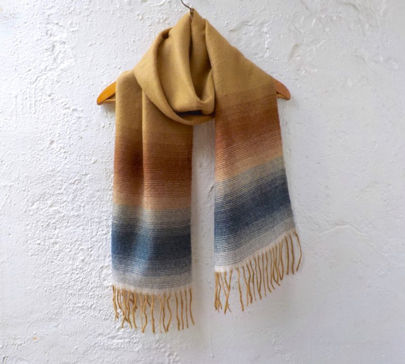 FOAK ancient Saturn Gradient Scarf - ผ้าพันคอ - วัสดุอื่นๆ สีนำ้ตาล