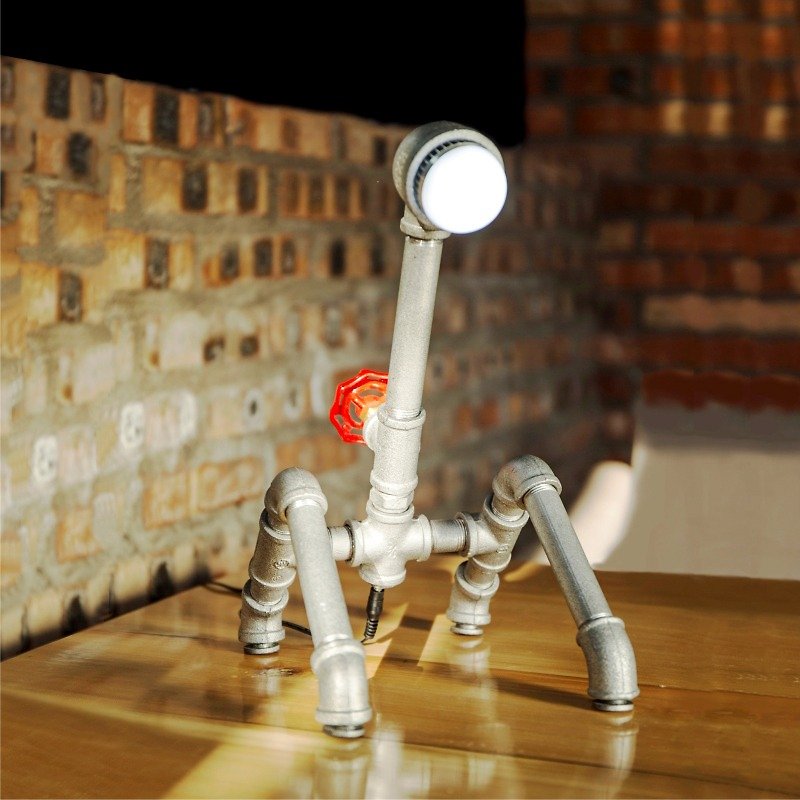 Carpenter Workshop valve pipe robot creative industrial style desk lamp personality decorative table lamp study bedroom - โคมไฟ - โลหะ สีเทา