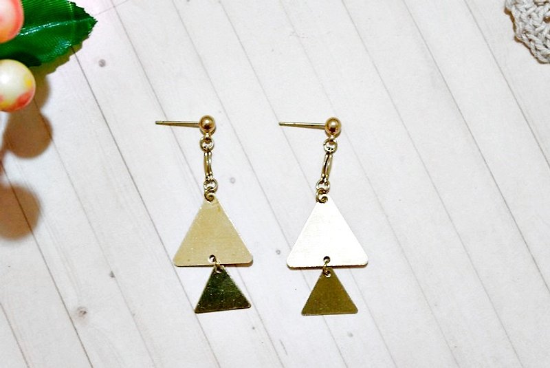 Pure Brass * * _ pin earrings triangle fold - ต่างหู - โลหะ สีทอง